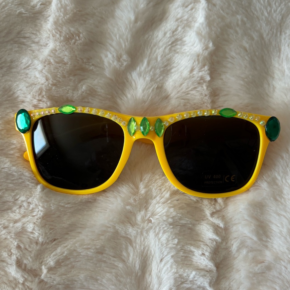 Sunglasses Designed - Picture 2 of 5